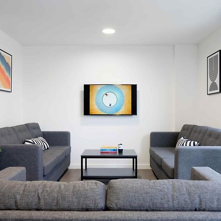 Joivy Trendy Aparthotel Units In Westfield-Adults Only 에든버러 외부 사진